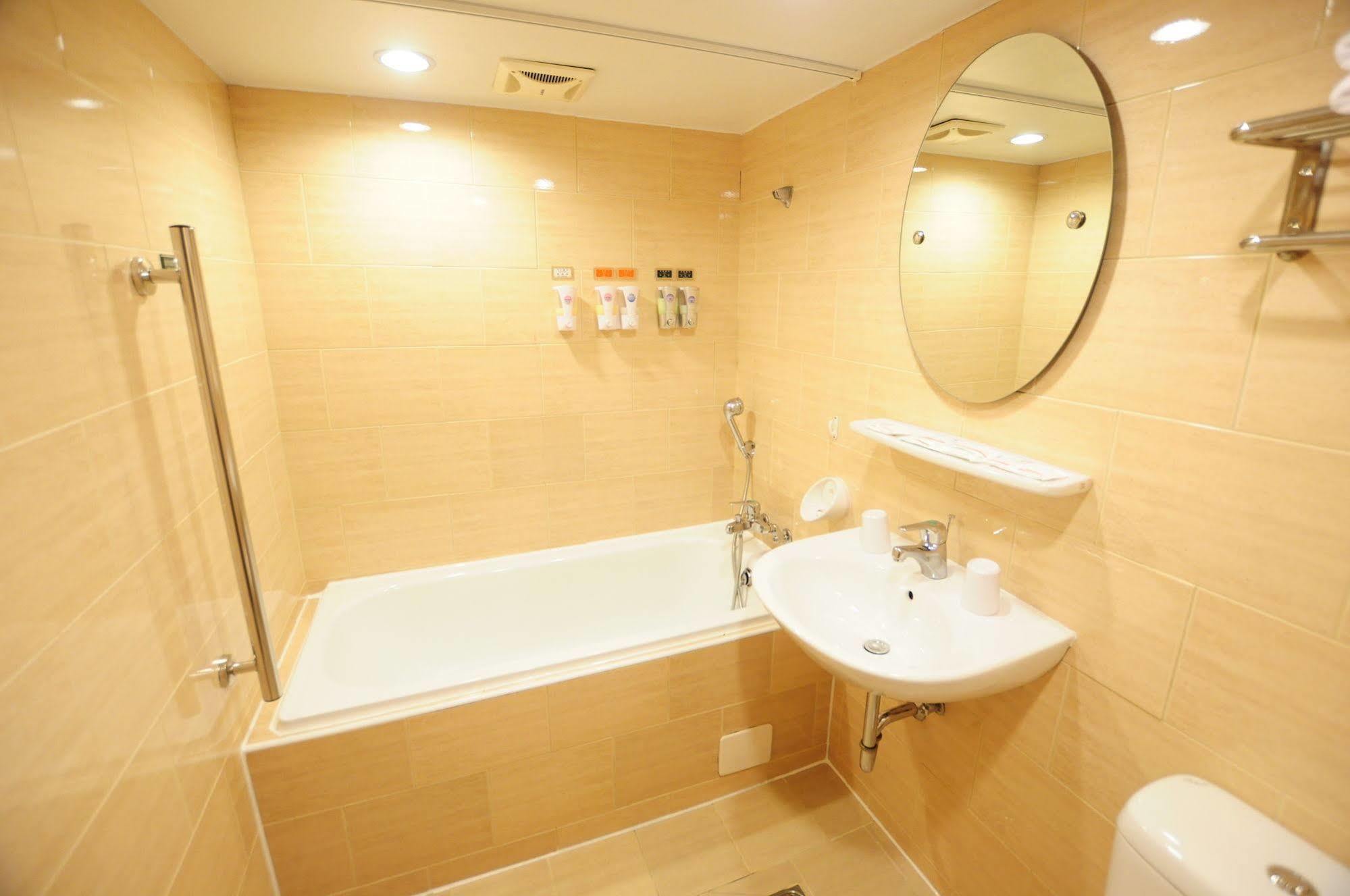 Kindness Hotel Wu-Jia Гаосюн Екстер'єр фото